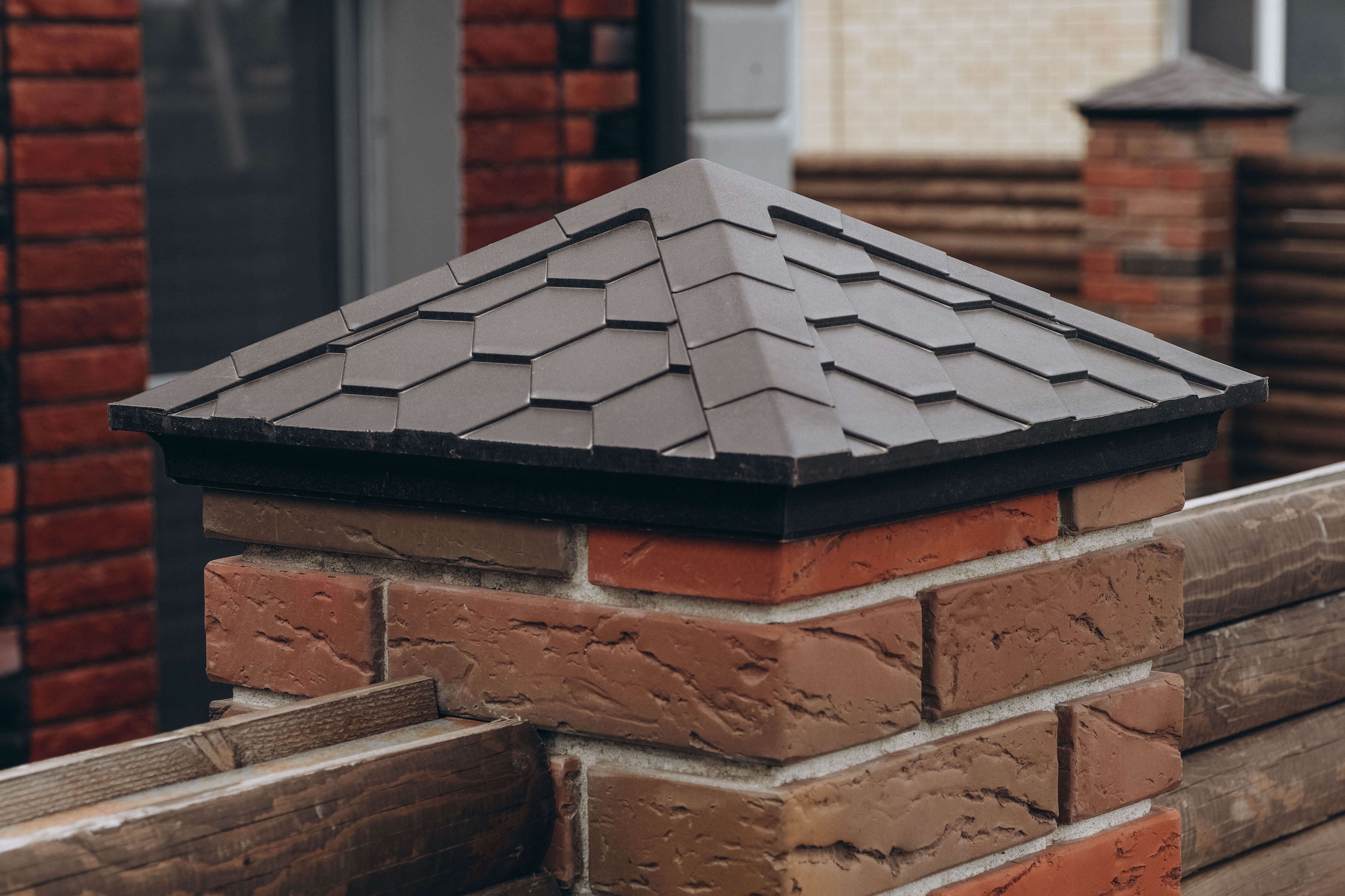 Колпак Zking Эверест Коричневый на столб 1.5х1.5 кирпича (390х390мм) в Подольске фото